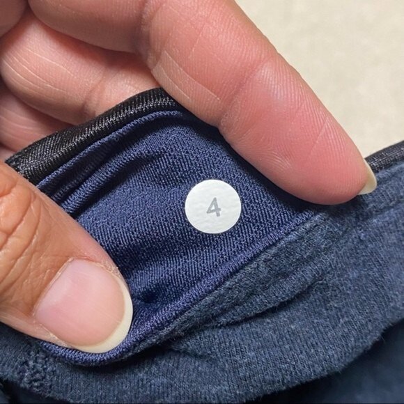 Lululemon Wunder Under Crop*Sashiko Inkwell 22” inseam Size 4 - Picture 9 of 12